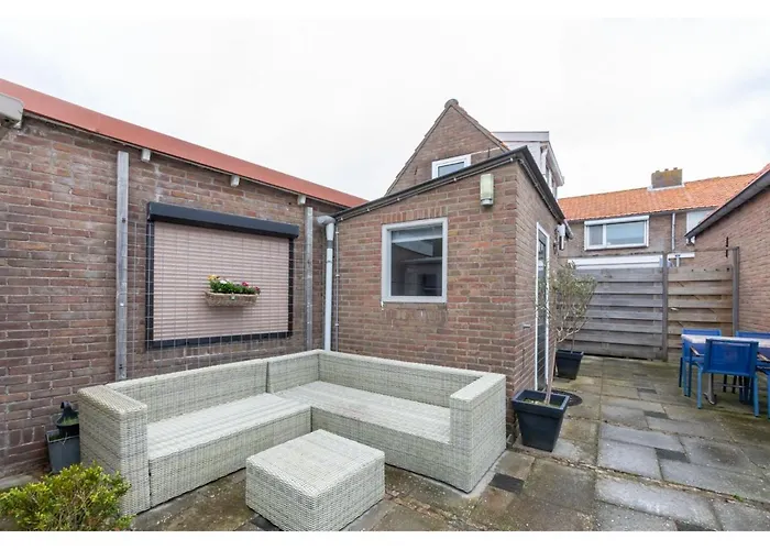 Cozy Holiday Home In The Centre Of Zoutelande